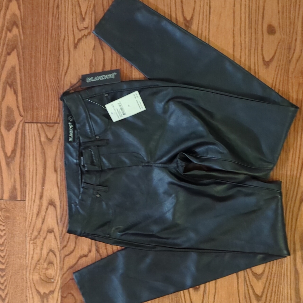 Black pleather skinny pants size 25